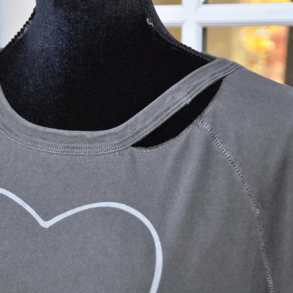 LUCKY BRAND XL ALWAYS Cutout Neckline T-Shirt NEW NWOT - Picture 4 of 6